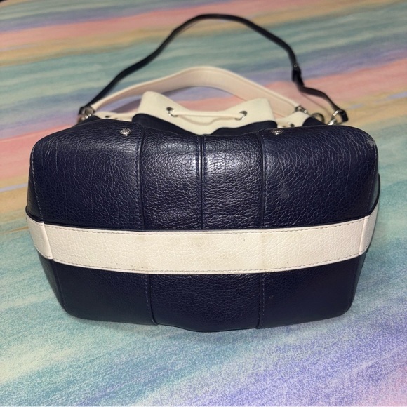 Coach Mickie drawstring shoulder crossbody bucket Navy bag pebbled leather - Picture 4 of 13